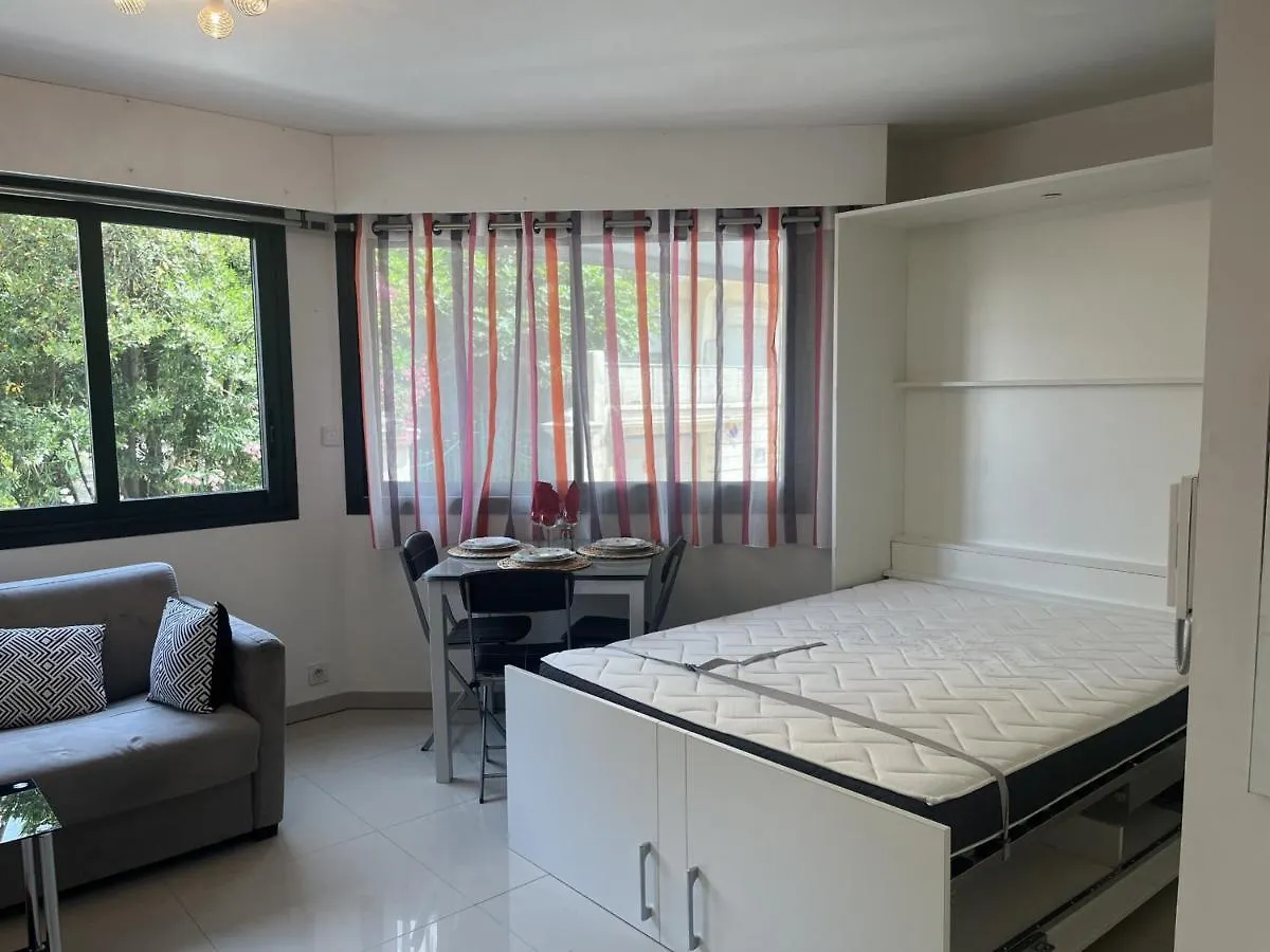Apartment Studio Moderne A 50M De La Plage, Climatise, Proche Commerces Et Gare, Parking Disponible - Fr-1-466A-50 Saint-Raphael
