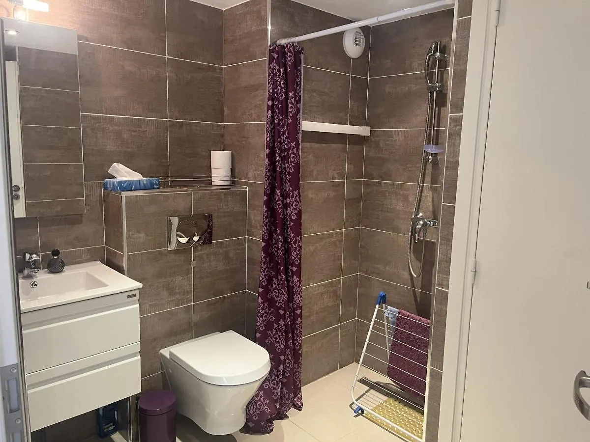 Studio Moderne A 50M De La Plage, Climatise, Proche Commerces Et Gare, Parking Disponible - Fr-1-466A-50 Saint-Raphael