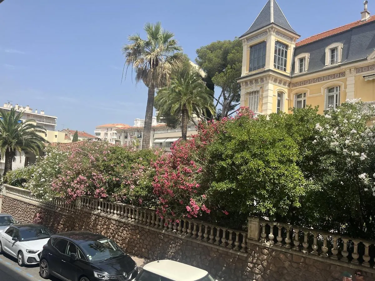 Studio Moderne A 50M De La Plage, Climatise, Proche Commerces Et Gare, Parking Disponible - Fr-1-466A-50 Saint-Raphael  Apartment Saint-Raphael (Var)